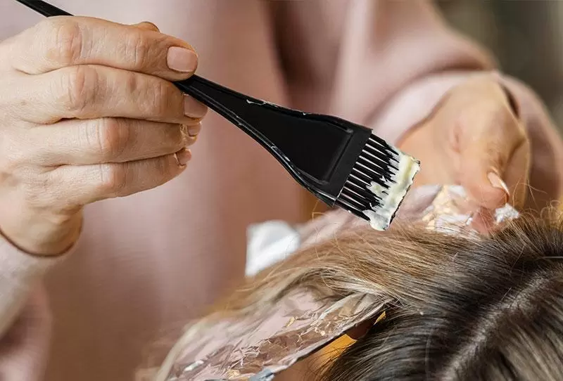Hair-Colouring-Highlights